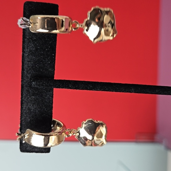 Guess Elegant Gold Tone Tan Enamel Purple Stones  Floral Hoop Earrings - Picture 15 of 16